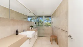 Allure Bay Views and Wifi - Image 4
