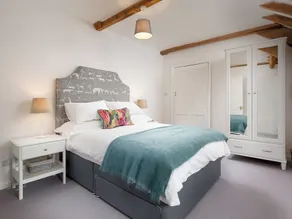 2 chambres à coucher à Old Sodbury, near Bristol - Image 3