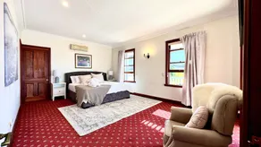 Spectacular bay Island Views in Manly Close to Lots Cafe Restaurants Market IGA - Image 5