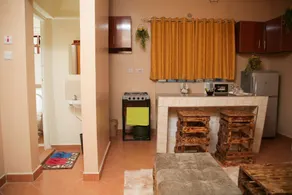 Cozy, Rustic, One bedroom condo 5 minutes from CBD - Image 3