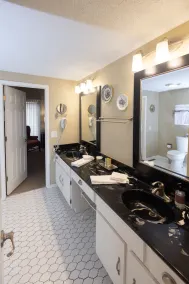 \" Touch of Kansas \" with Hot tub in Tan Tar A Estates! Bordering Margaritaville! - Image 3