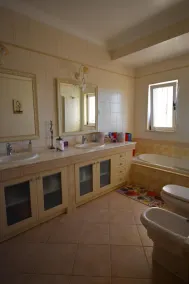 3 Bedrooms Villa and 5 Bathrooms and Really Nice Views - Image 4