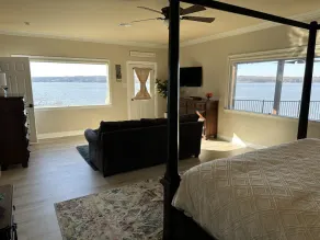 Waterfront: Panoramic Water Views/ Pickleball /Hot Tub/ Pool/Sleeps 16 - Image 4