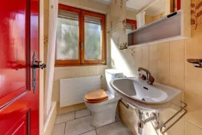 Meters from the lift station with a private terrace and balcony in Verbier - Image 3