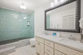 Perfect location & Unbelievable Views at Lahaina Roads - Image 5