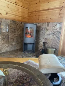 Gorgeous Lake Retreat - Image 2