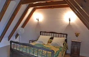 Enchanting place, quiet apartment in stone house, lots of charm! - Image 4