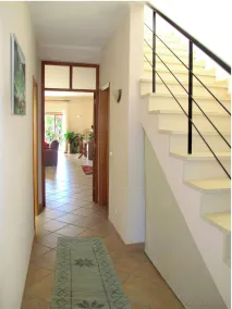 Proche de la plage, vue sur la mer, calme, petit jardin, cheminée, pour les couples et les familles - Image 3