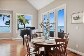 Spectacular waterfront Bainbridge Island Home. Breathtaking views! - Image 4