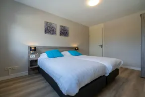Luxury flat overlooking the marina for 10 people. - Image 2