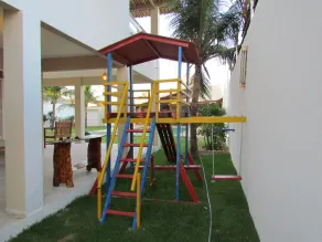 TRIPLEX MANSION 10 SUITES 55 BEDS NEXT TO BEACH PARK - Image 2