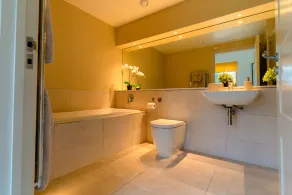 Stunning Celebration Eco Cottage Sleeps 10 with River Views, Ely - Image 3
