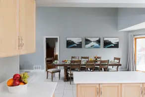 5 STAR BEAUTIFUL HOME: UPPER LEVEL GREAT PRICE, SHORT WALK TO THE BEACH AMAZING! - Image 4
