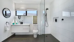 Comfort & elegance in a South Beach Retreat - Image 3