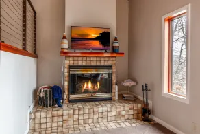 Pond retreat with heated pool & hot tub - Image 3