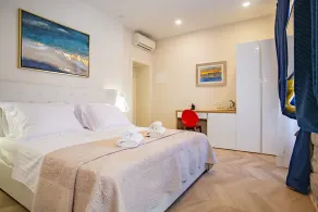 Room in the center of Split - Image 5