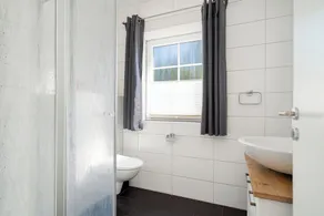 Schönes Ferienhaus in Wassernähe - Image 2