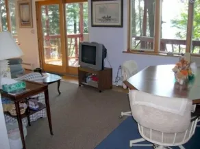 Schönes und ruhiges Cottage mit 230 'Fassade in Gun Point Cove - Image 4