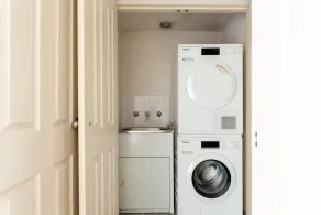 Spacious 3-Bed with Alfresco Dining by Amenities - Image 2