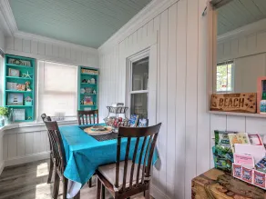 BREATHTAKING BUNGALOW-HOME AWAY FROM HOME - Image 5