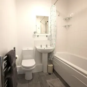 A first floor apartment that sleeps 2 guests  in 1 bedroom - Image 2