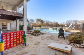Newhouse Manor Dallas Premier Location - Image 4
