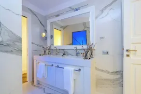 Reale Luxury Home - Image 5