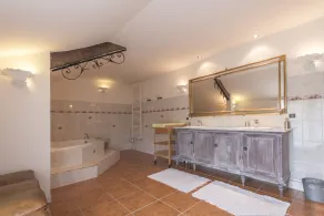 Stort og smukt familiehus. Et meget gammelt, stort og smukt hus - Image 5