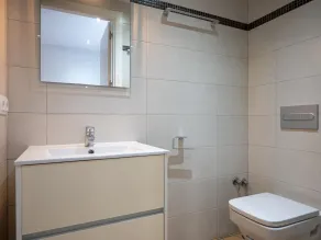 Villa Moderna Familiar con Piscina Privada y Aire Acondicionado - Image 5