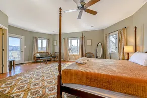 Huge lakefront home with A/C, sunroom, boat ramp, WIFI,game room, deck, & kayaks - Image 3