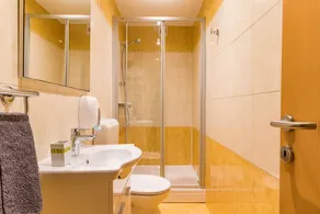 Appartement pour 6 personnes avec piscine et beaux jardins - Image 2