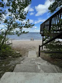 Fletcher Limit 8 4 Bedroom Cottage - Image 3