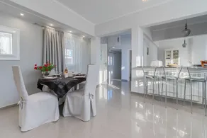 Fontana Villa privée de luxe avec piscine près de la plage et vue sur la mer à Villag - Image 2