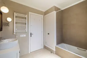 Belle villa avec piscine, accès direct à la mer - Image 2