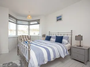 3 bedroom accommodation in Paignton - Image 5