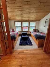Cozy Cabin on Assembly Point - Image 5