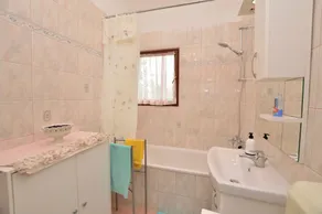 House Marlu - Image 2