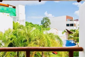 Chambre Deluxe Confort Balcon avec Piscine et Parking A/C - Image 3