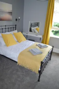 Mead Flat in the Heart of Dawlish with Great Sea Views 150m from the Beach - Image 5