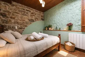 Montegrande Apartment Surrounded by Mountains with Shared Terrace and Wi-Fi - Image 4
