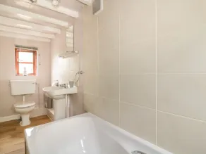 ROSE COTTAGE, pet friendly, with a garden in Felixstowe, Suffolk - Image 5