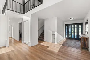Lakeview Retreat – Spacious 6,000 Sq Ft Home on 21 Acres - Image 2