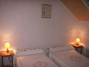 Acogedor gîte cerca del río Sioule con jardín privado - Image 4