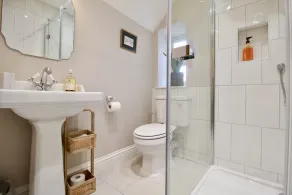 Stunning one bed cottage - Image 2