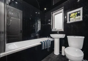 Spacious 2-Bedroom Home with Private Driveway | Ideal for Long Stays - Image 2