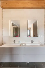 Großes privates Zimmer mit Bad und WC - Image 3