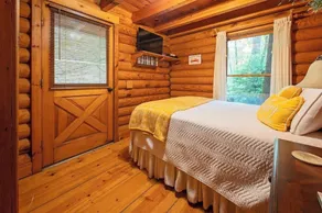 Ivy quaint tiny cabin creekside - Riverside Resort - Image 3