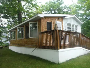 Darling Park Model Trailer downtown Curtis med udsigt over South Manistique Lake - Image 4