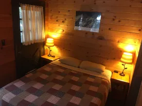 Herz des Dorfes!  Steinkamin, knorrigen Kiefer Interieur, eine echte Hütte! - Image 4