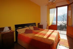 Casa Panorama Undici: A bright and cheerful apartment situated at a short distance from the shores of Lake Como, with Free WI-FI. - Image 3